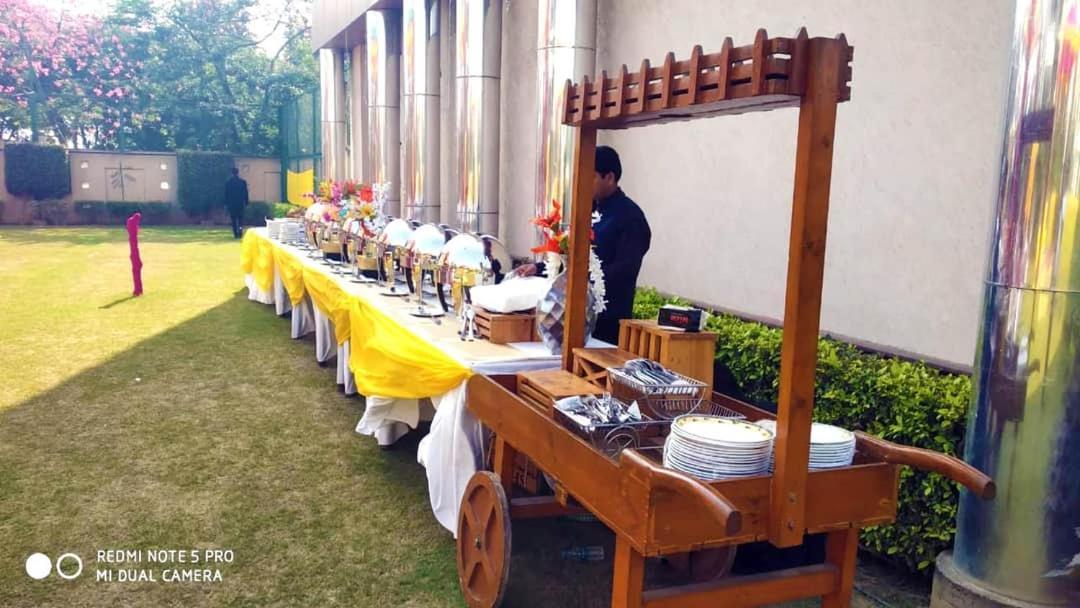 Club Florence Gurgaon Buitenkant foto