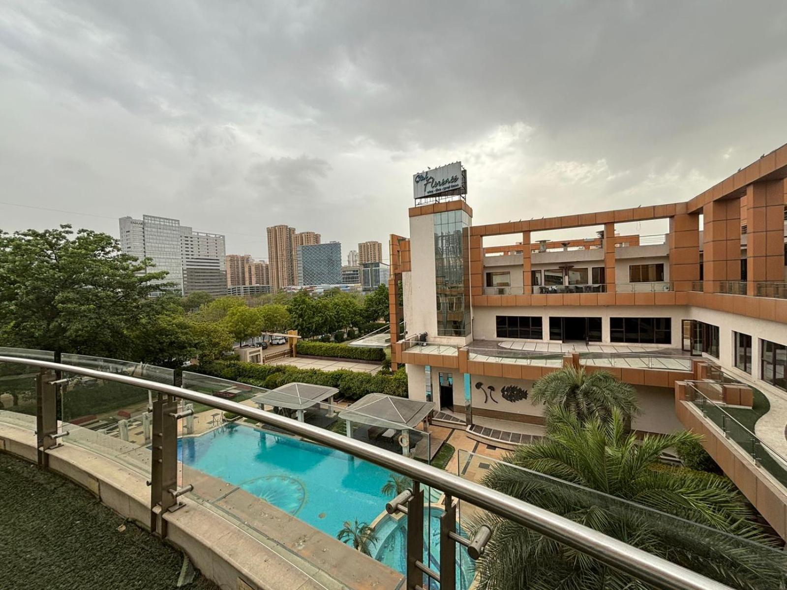 Club Florence Gurgaon Buitenkant foto