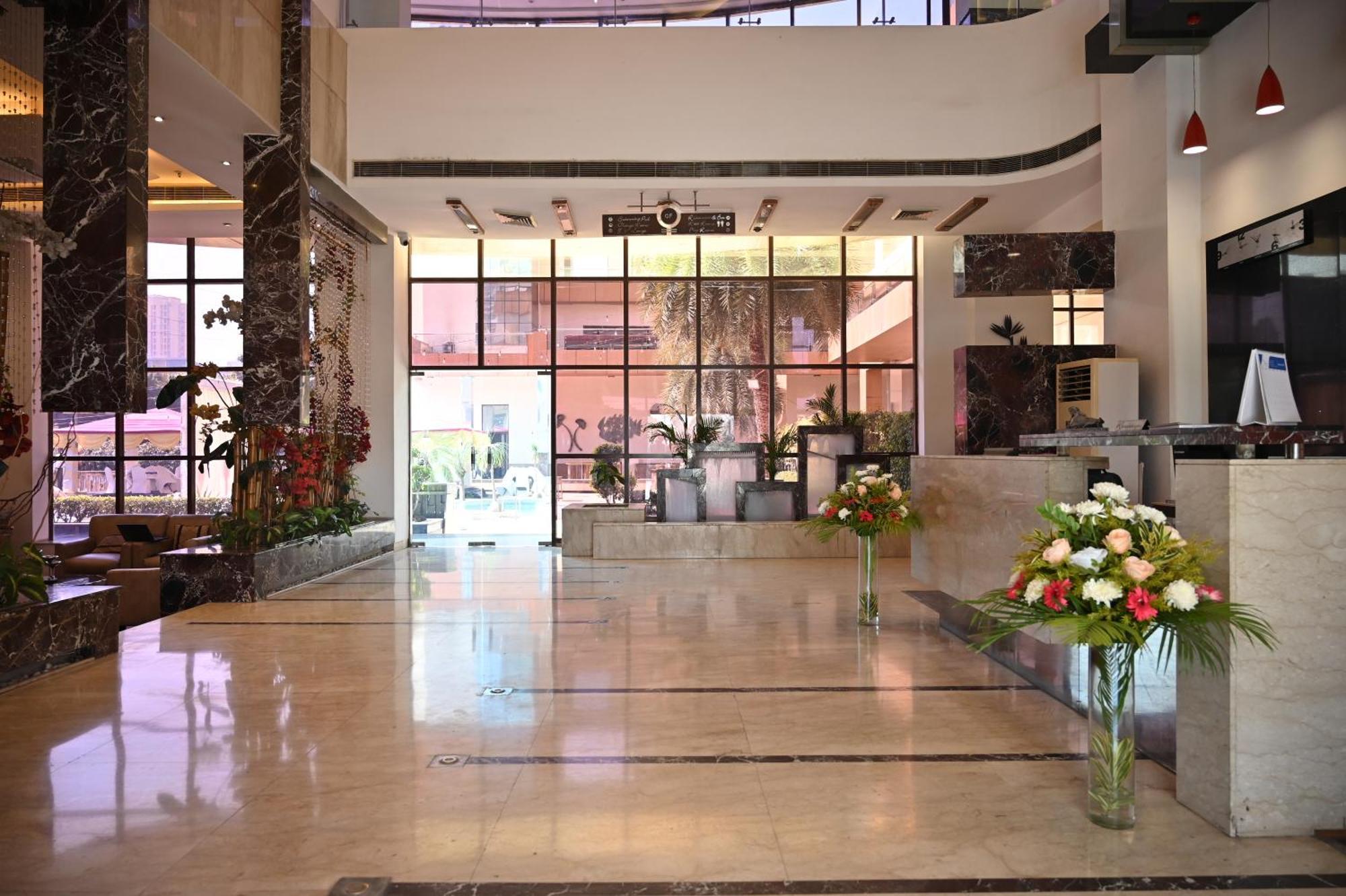 Club Florence Gurgaon Buitenkant foto